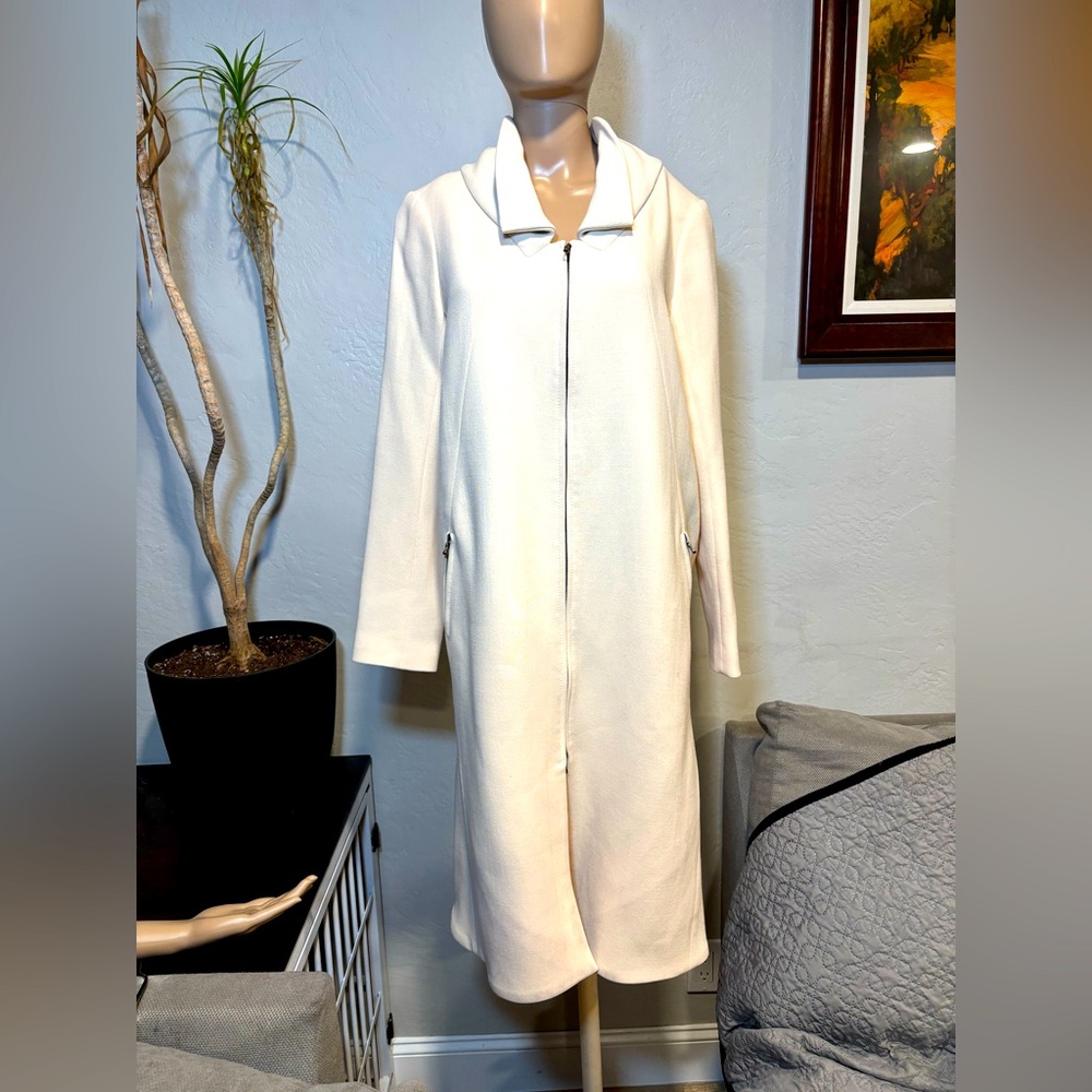 Roland Mouret Elegant French Wool Cream Women's Coat